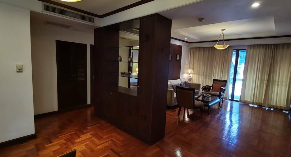 For rent 2 bedrooms apartment in Pathum Wan, Bangkok
