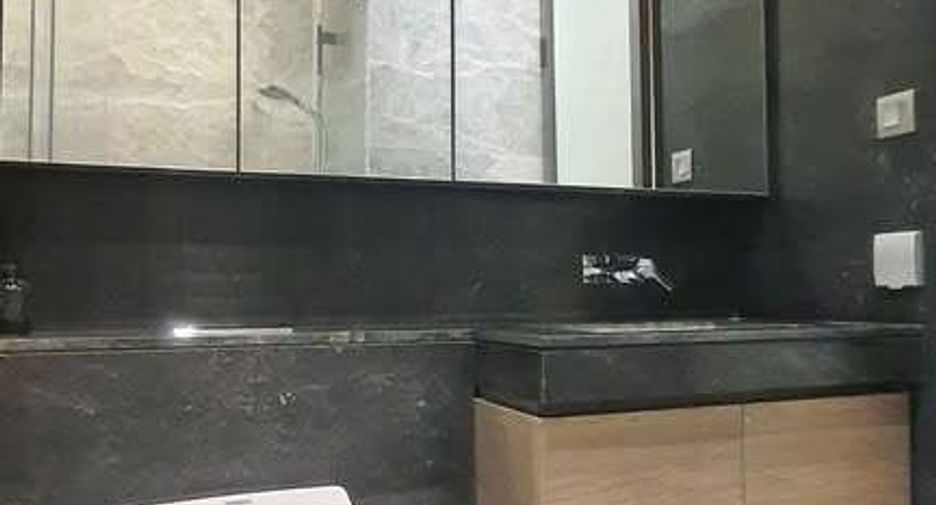 For rent 2 bedrooms condo in Pathum Wan, Bangkok