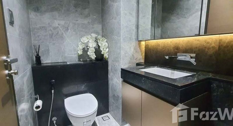 For rent 2 bedrooms condo in Pathum Wan, Bangkok