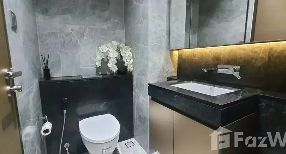 Condo en alquiler de 2 habitaciones en Pathum Wan, Bangkok