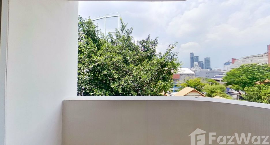 For rent 3 bedrooms apartment in Watthana, Bangkok