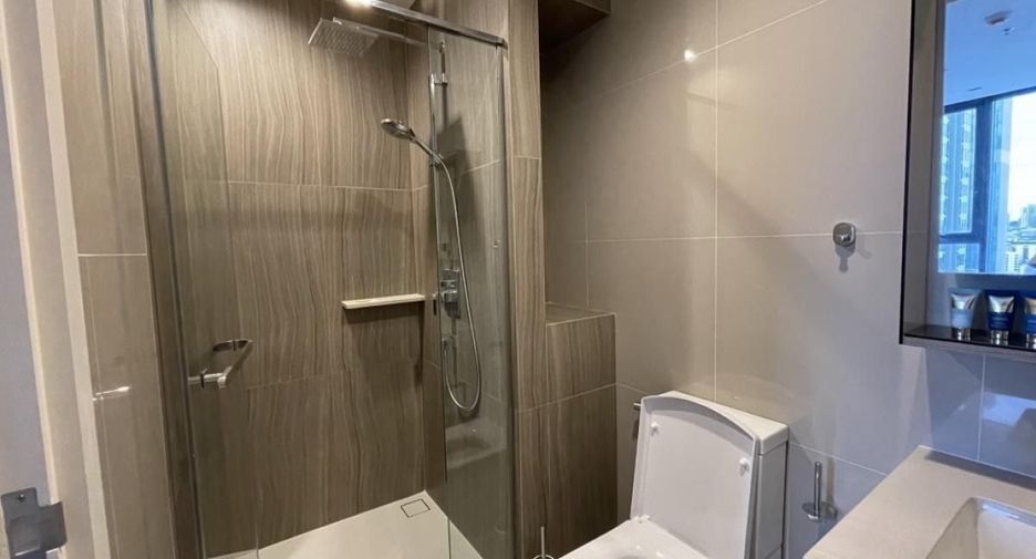 For rent 1 bed condo in Phaya Thai, Bangkok