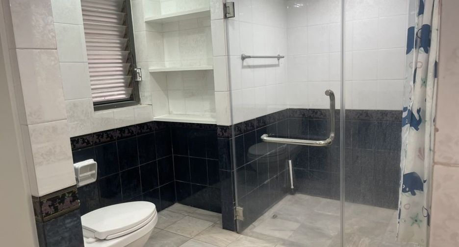 Аренда 3 спальни кондо в Кхлонг Тоеи, Бангкок