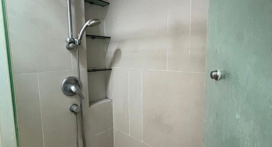 For rent 2 bedrooms condo in Sathon, Bangkok