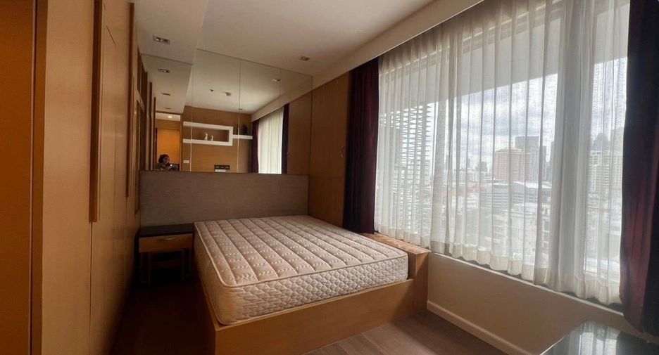 For rent 2 bedrooms condo in Sathon, Bangkok