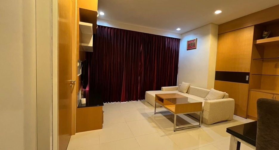 For rent 2 bedrooms condo in Sathon, Bangkok