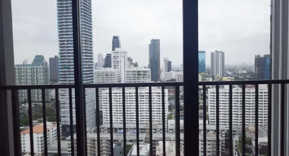 For rent 2 bedrooms condo in Watthana, Bangkok