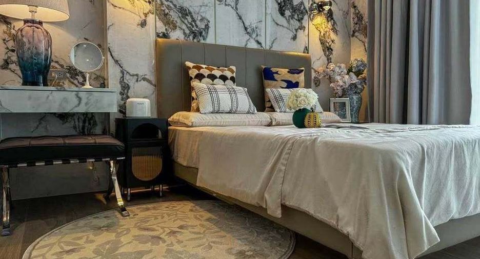 For rent 2 bedrooms condo in Khlong Toei, Bangkok
