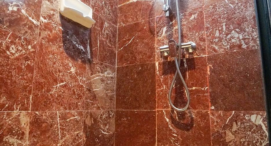 For rent 3 bedrooms apartment in Watthana, Bangkok