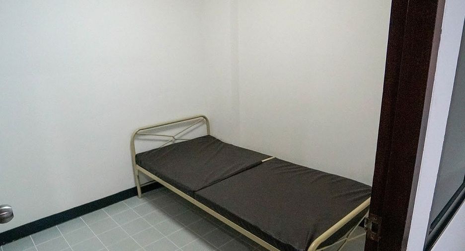For rent 3 bedrooms apartment in Watthana, Bangkok