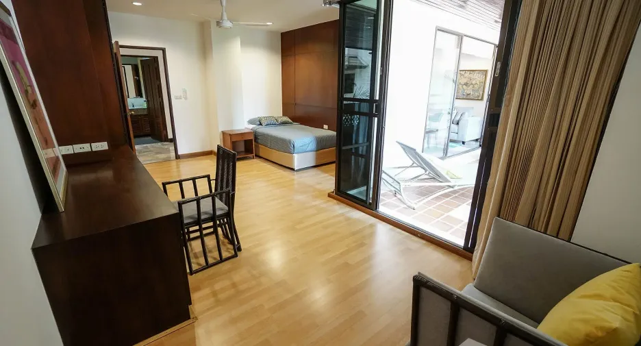 For rent 3 bedrooms apartment in Watthana, Bangkok