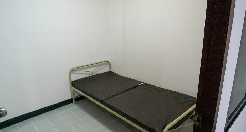 For rent 3 bedrooms apartment in Watthana, Bangkok