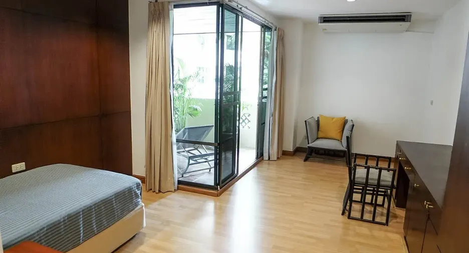For rent 3 bedrooms apartment in Watthana, Bangkok