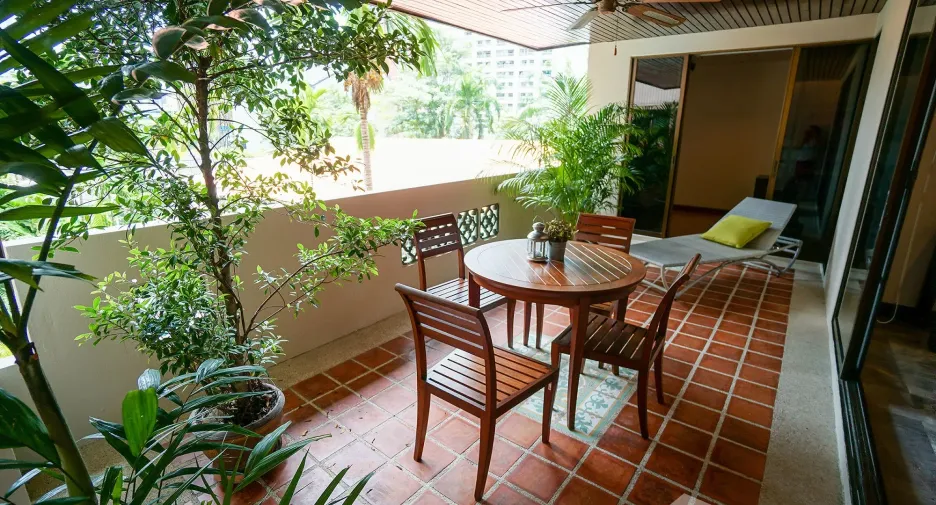 For rent 3 bedrooms apartment in Watthana, Bangkok