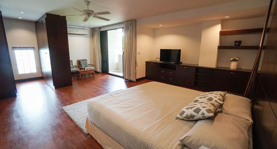 For rent 3 bedrooms apartment in Watthana, Bangkok