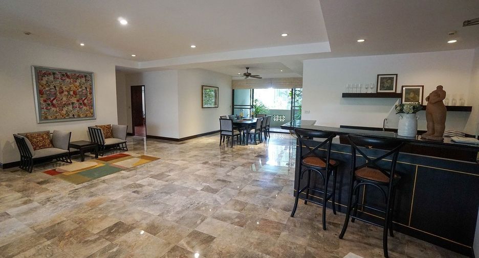 For rent 3 bedrooms apartment in Watthana, Bangkok
