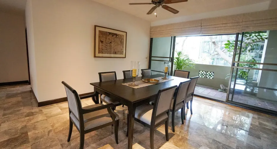 For rent 3 bedrooms apartment in Watthana, Bangkok
