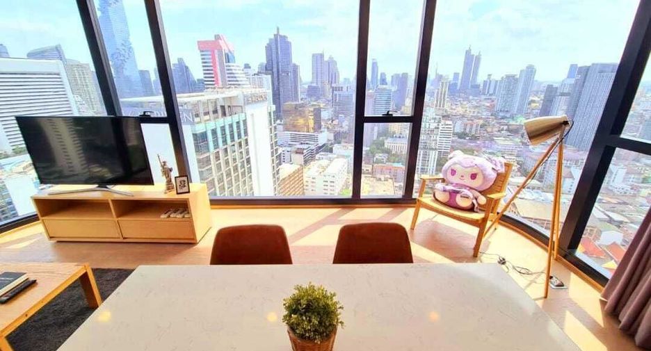 For rent 2 bedrooms condo in Bang Rak, Bangkok