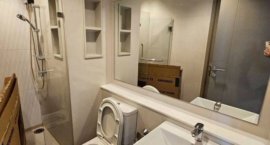 À louer 2 chambres condo à Huai Khwang, Bangkok