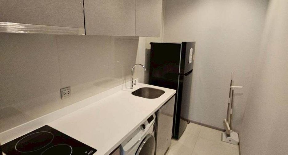 À louer 2 chambres condo à Huai Khwang, Bangkok