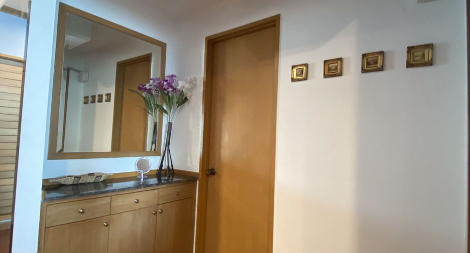 For rent 1 bed condo in Khlong San, Bangkok