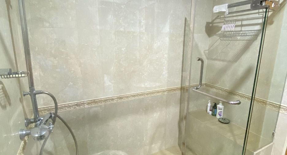 For rent 1 bed condo in Khlong San, Bangkok