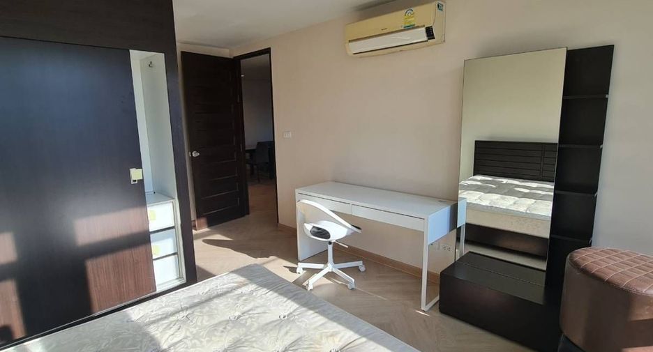 For rent 2 bedrooms condo in Watthana, Bangkok