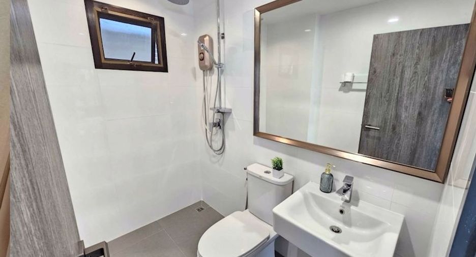 For rent 4 bedrooms house in Prawet, Bangkok