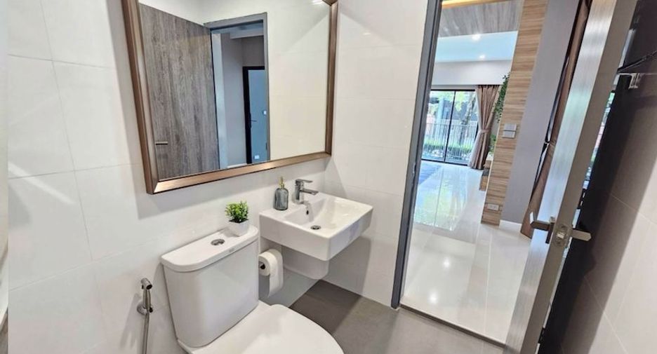 For rent 4 bedrooms house in Prawet, Bangkok