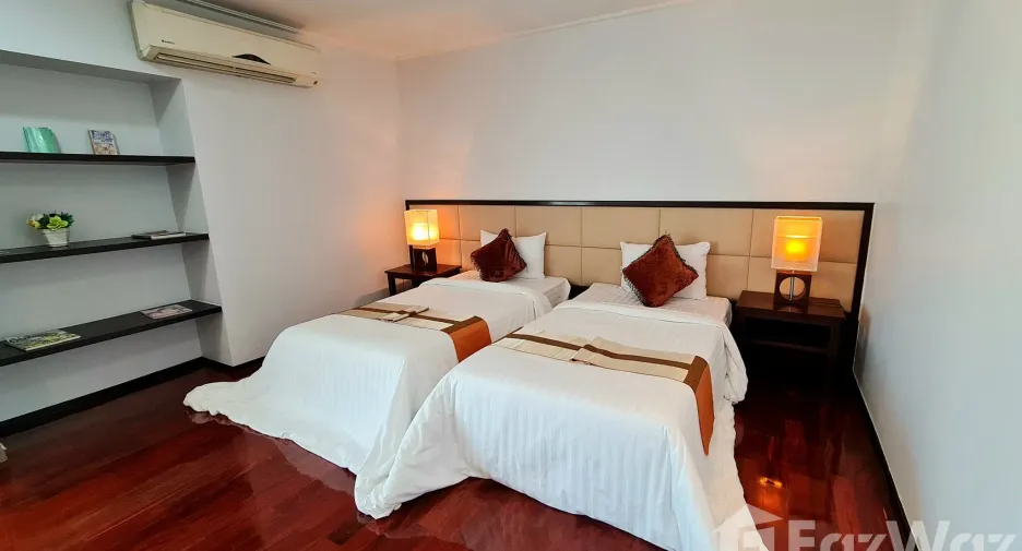 For rent 2 bedrooms condo in Watthana, Bangkok