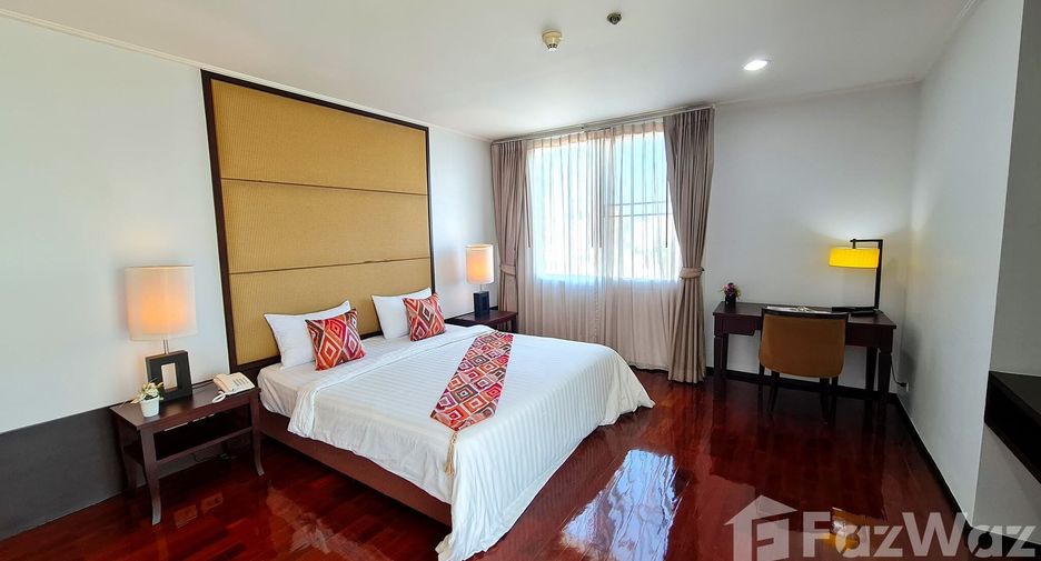 For rent 2 bedrooms condo in Watthana, Bangkok