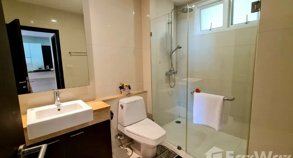 For rent 2 bedrooms condo in Watthana, Bangkok