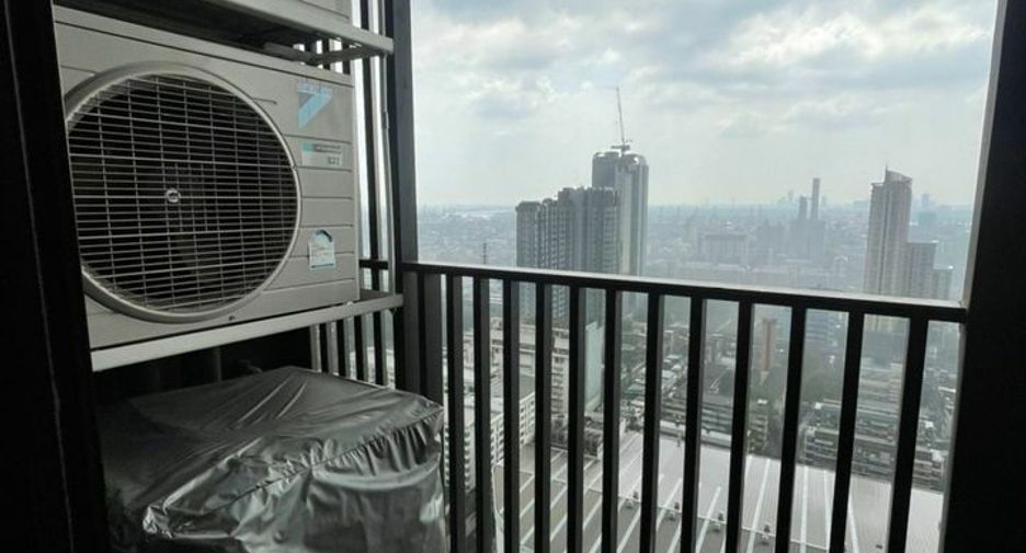 For rent 1 bed condo in Watthana, Bangkok
