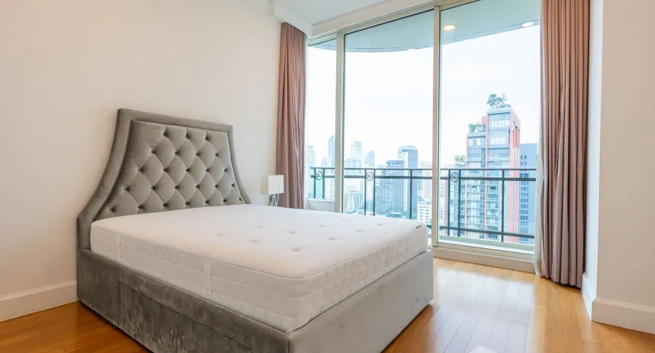 À louer 4 chambres condo à Watthana, Bangkok