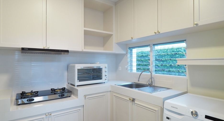 Haus zur Miete mit 4 Zimmer in Bang Phli, Samut Prakan