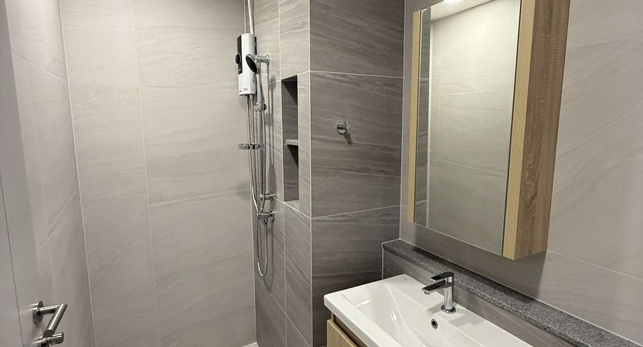 For rent 1 bed condo in Huai Khwang, Bangkok