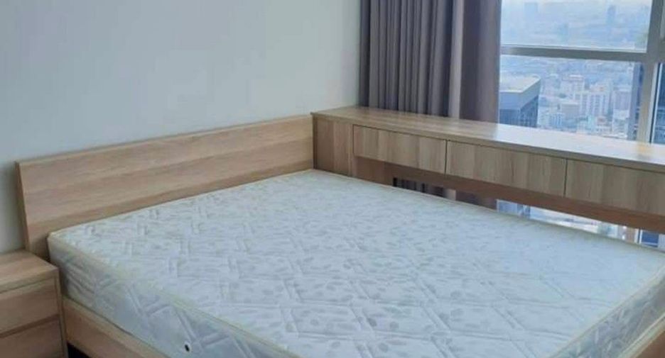 For rent 2 bedrooms condo in Huai Khwang, Bangkok