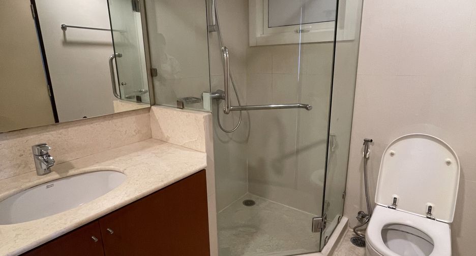 For rent 2 ベッドルーム condo in Khlong Toei, Bangkok