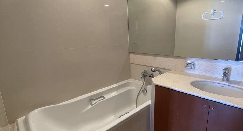 For rent 2 ベッドルーム condo in Khlong Toei, Bangkok