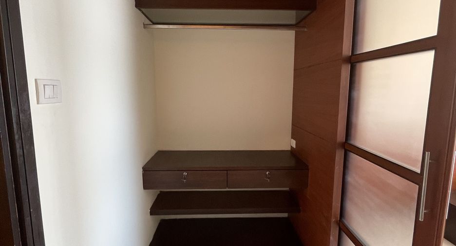 For rent 2 ベッドルーム condo in Khlong Toei, Bangkok