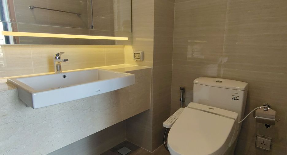 For rent 2 bedrooms condo in Watthana, Bangkok