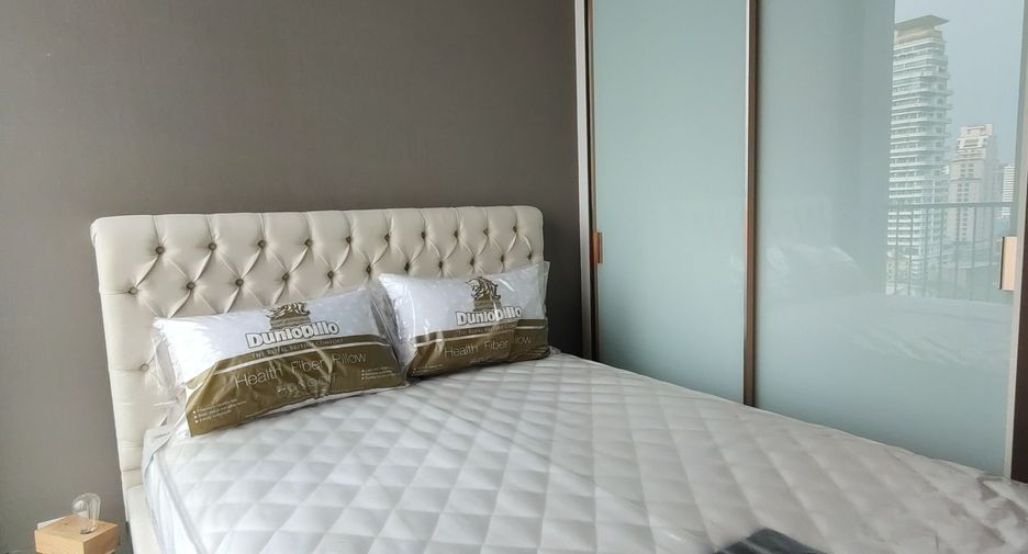 For rent 2 bedrooms condo in Watthana, Bangkok