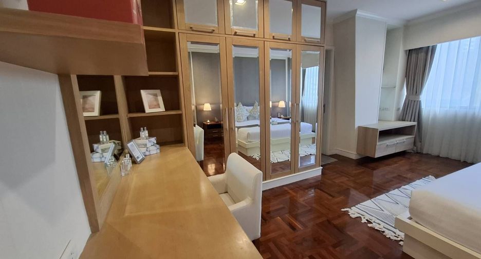 For rent 2 bedrooms apartment in Pathum Wan, Bangkok