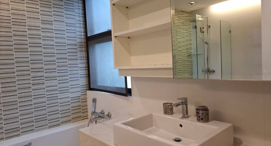 For rent 2 bedrooms apartment in Pathum Wan, Bangkok