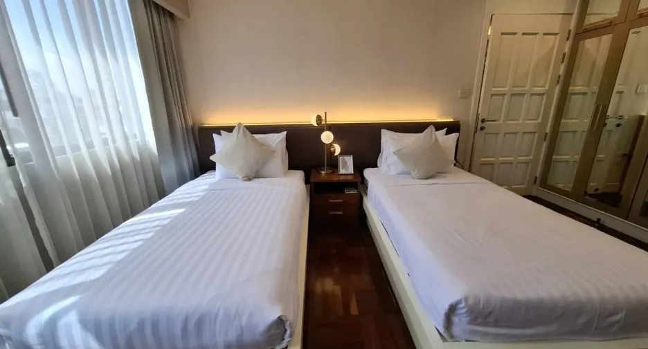 For rent 2 bedrooms apartment in Pathum Wan, Bangkok