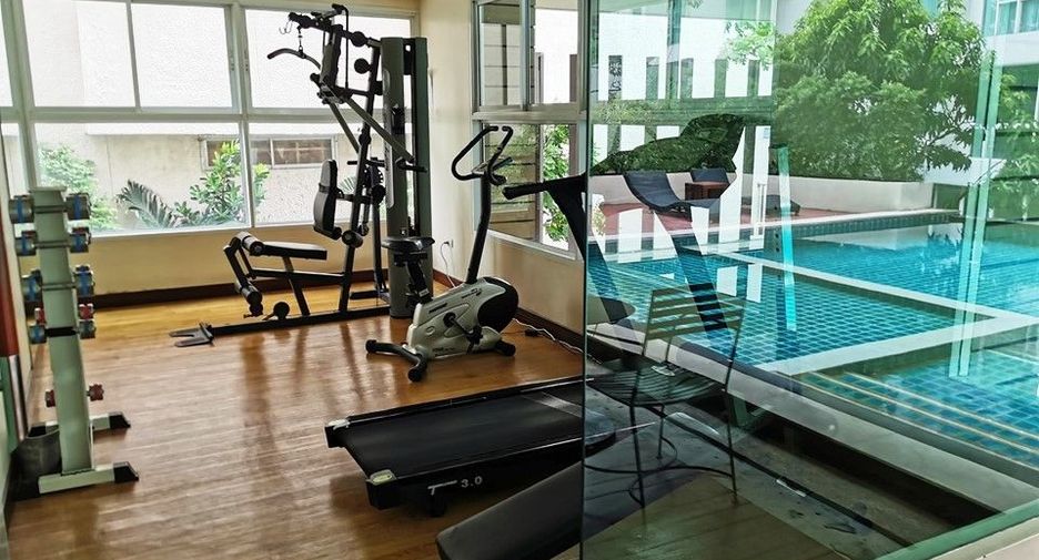 For rent 2 bedrooms condo in Watthana, Bangkok