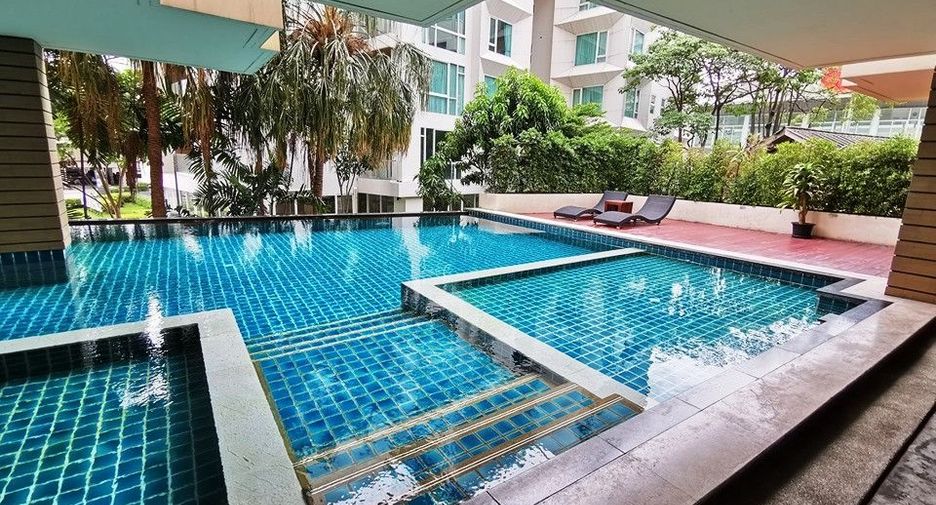 For rent 2 bedrooms condo in Watthana, Bangkok
