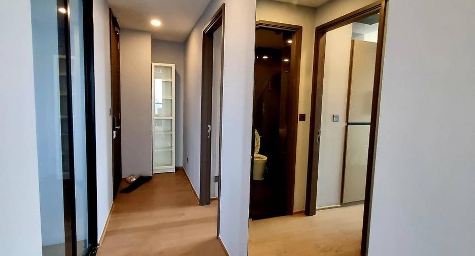 For rent 2 bedrooms condo in Bang Rak, Bangkok