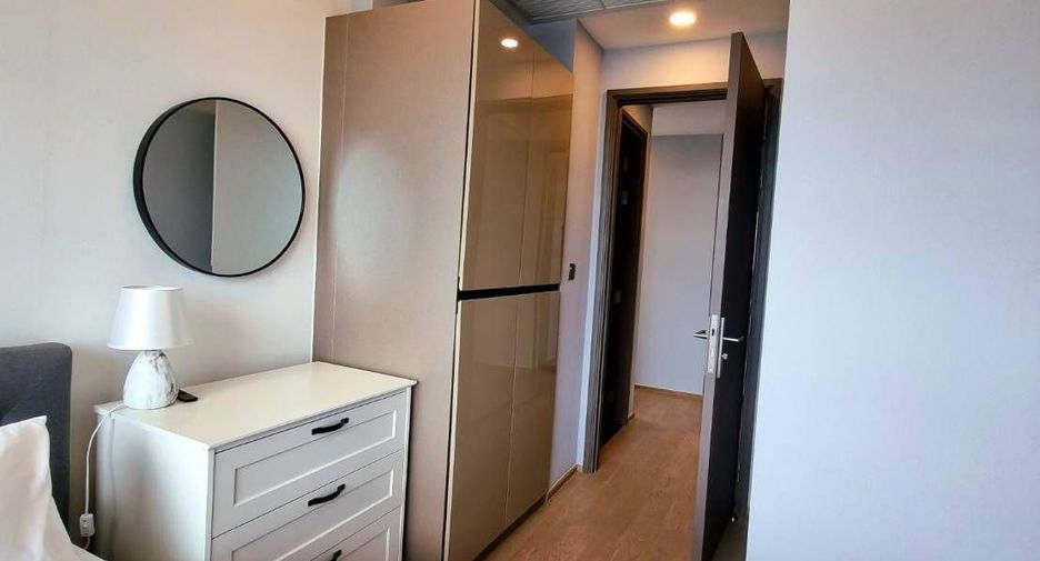 For rent 2 bedrooms condo in Bang Rak, Bangkok