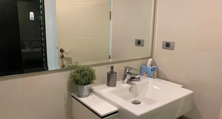 Wohnung zur Miete mit 3 Zimmer in Khlong Toei, Bangkok